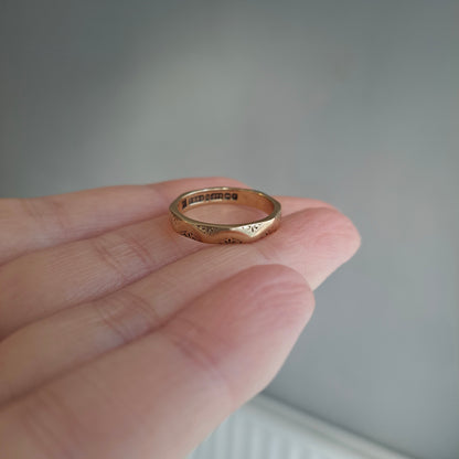 Vintage 9ct Yellow Gold Faceted Patterned Band, 1955
