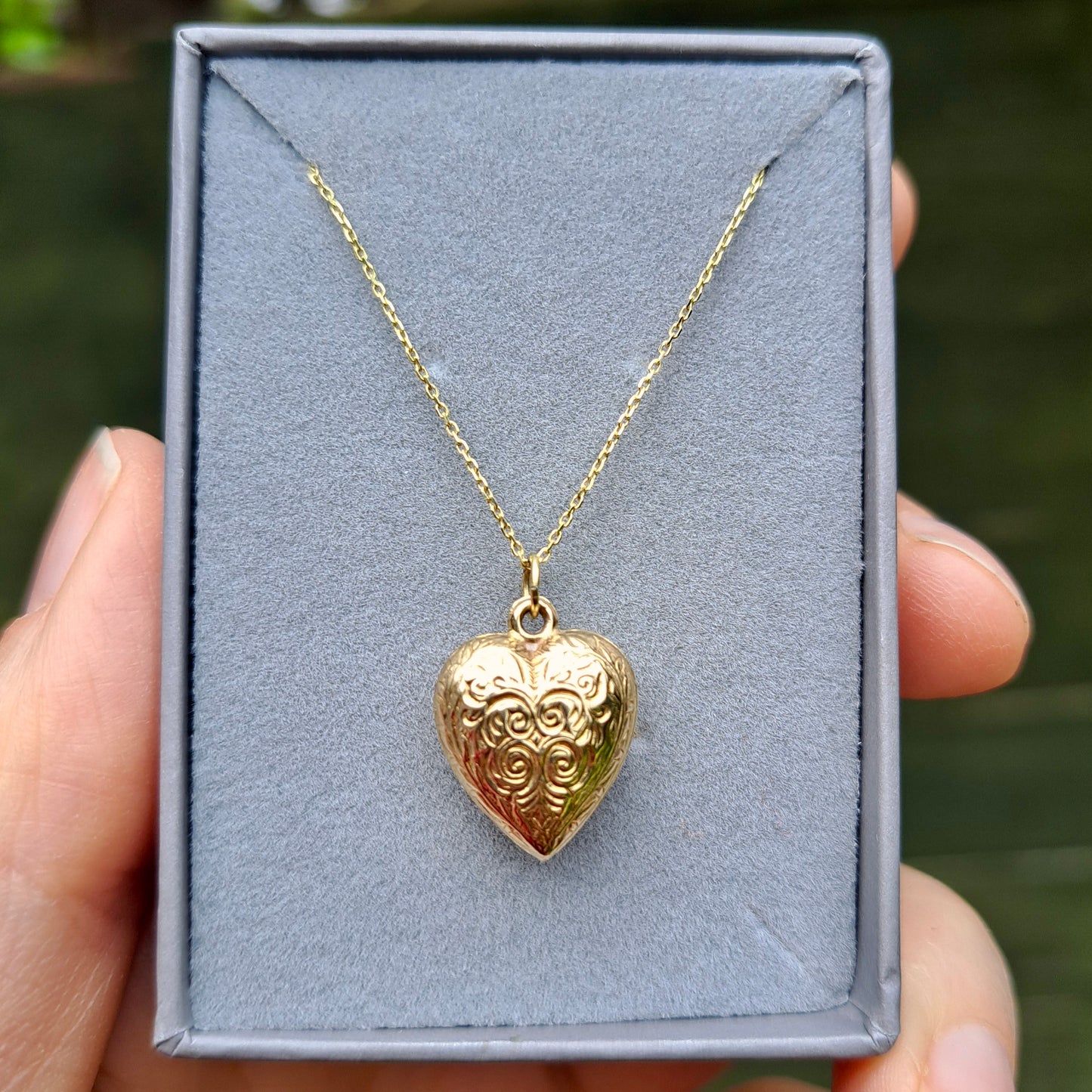 Vintage 9ct Gold Engraved Puffy Heart Charm, 15mm