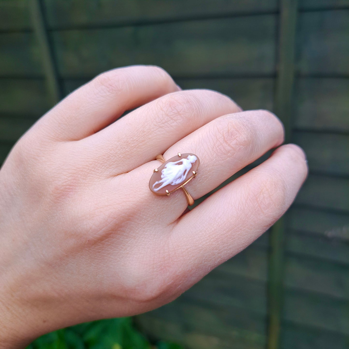 Vintage 9ct Gold Shell Cameo Ring, 1949