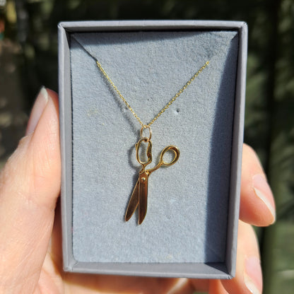Vintage 9ct Gold Moving Scissors Charm