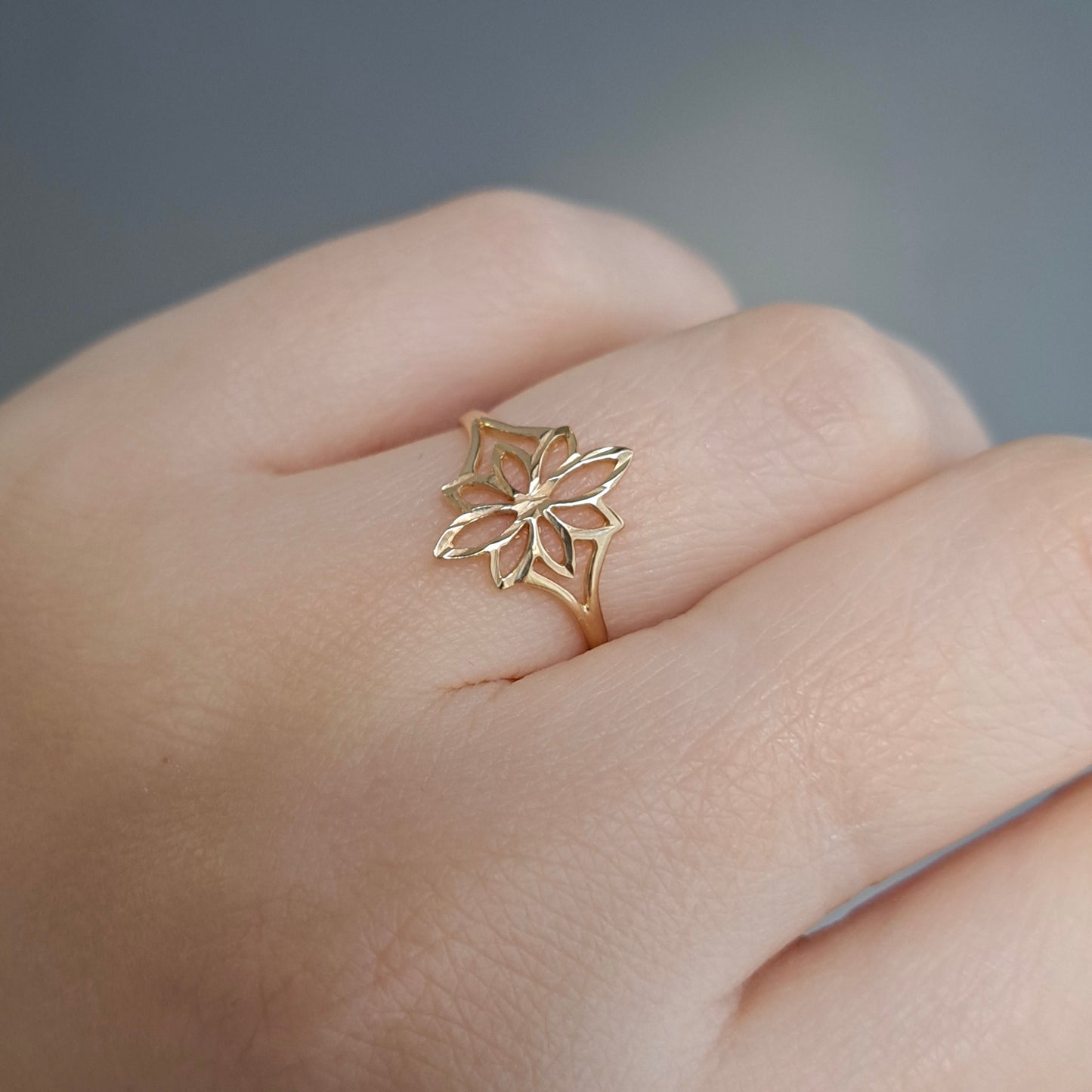 Vintage 9ct Gold Open Flower Ring, 1991