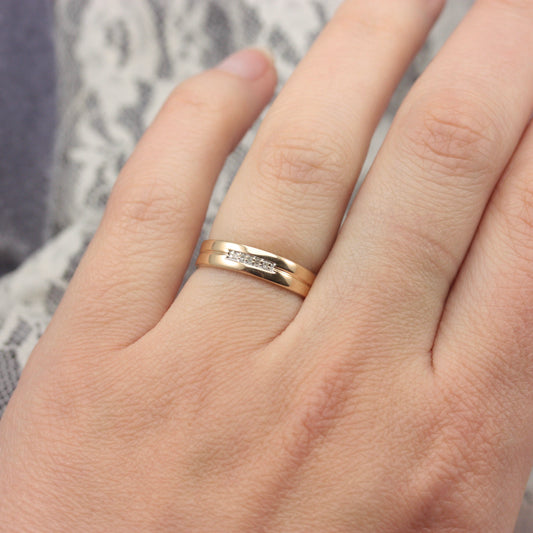 Vintage 9ct Gold and Diamond 5 Stone Band