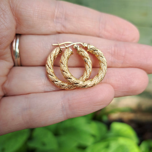 Pre-owned 9ct Italian Gold Textured Twist Hoop Earrings, Unoaerre