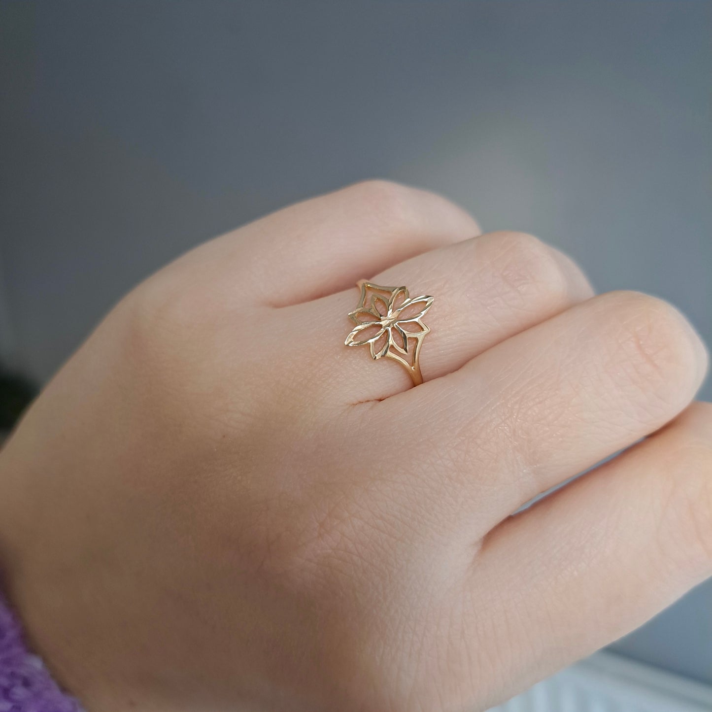 Vintage 9ct Gold Open Flower Ring, 1991
