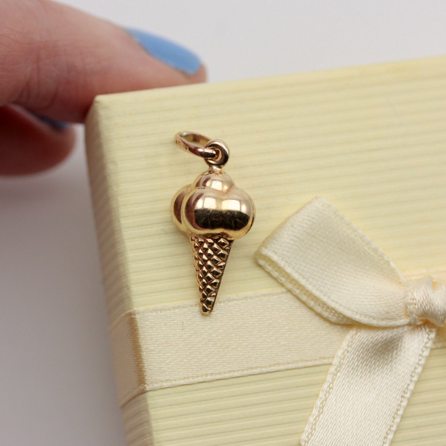 Pre-owned 9ct Gold Puffy Ice Cream Charm
