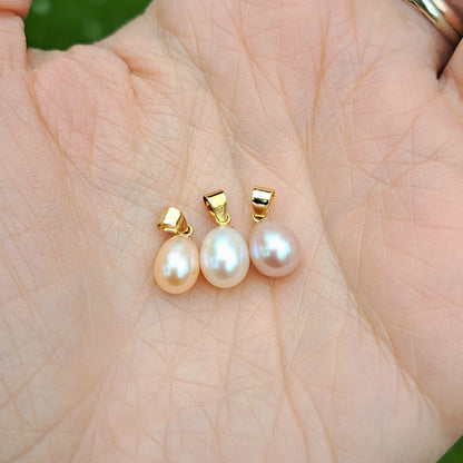 Solid 9ct Gold Freshwater Pearl Pendants - in Pink, White or Peach