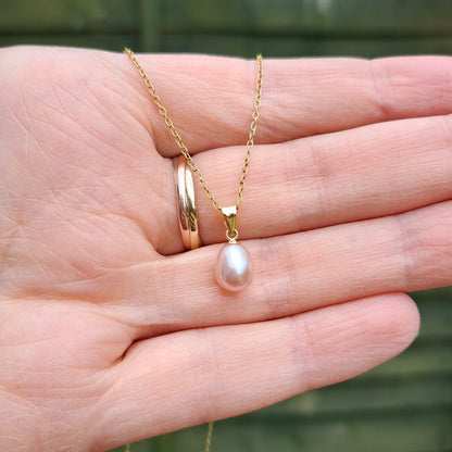 Solid 9ct Gold Freshwater Pearl Pendants - in Pink, White or Peach