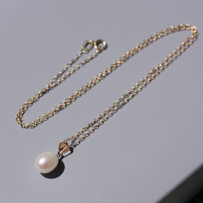 Solid 9ct Gold Freshwater Pearl Pendants - in Pink, White or Peach