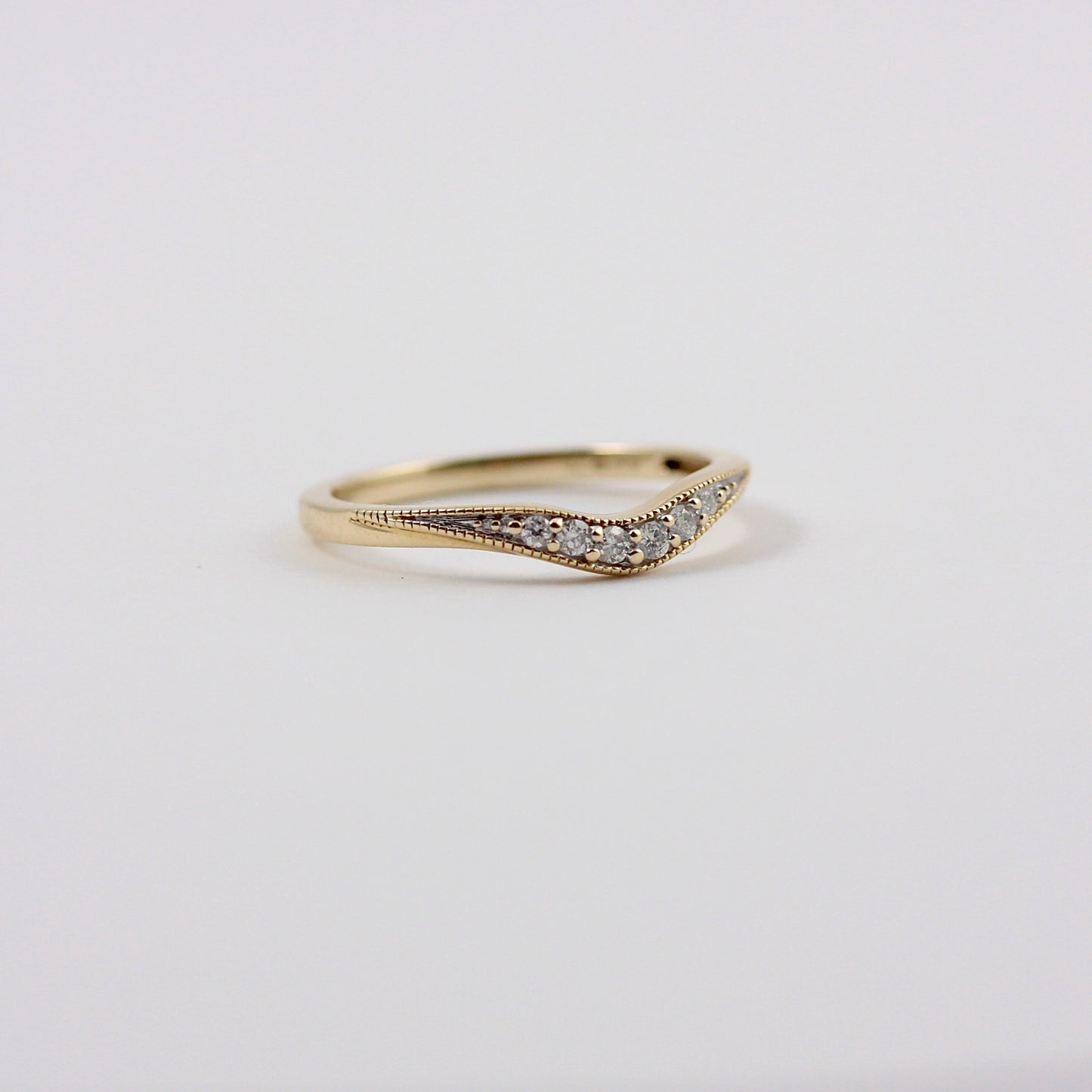 Pre-owned 9ct Gold Diamond Curved Wishbone Ring