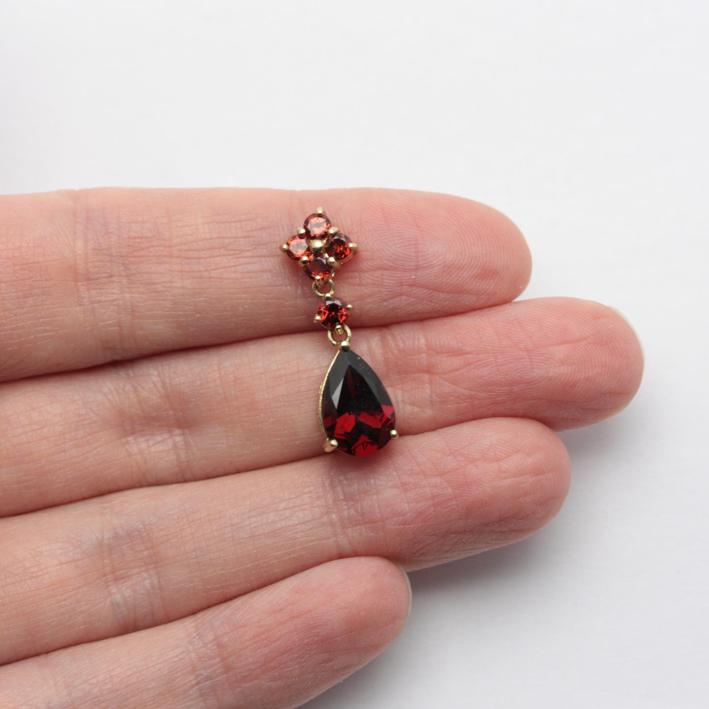 Vintage 9ct Gold and Garnet Teardrop Pendant
