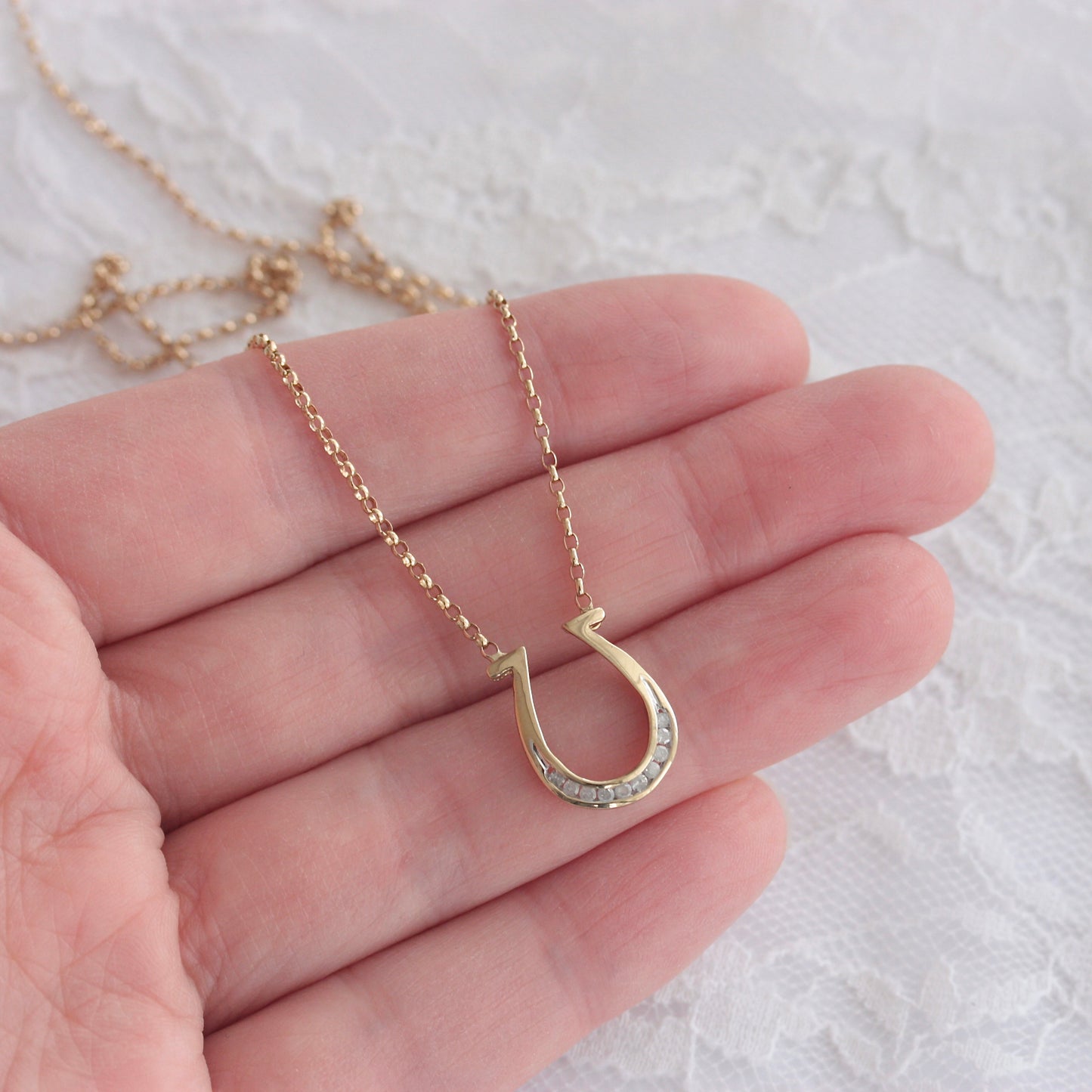 Pre-owned 9ct Yellow Gold Diamond Horseshoe Necklace, 21 inches