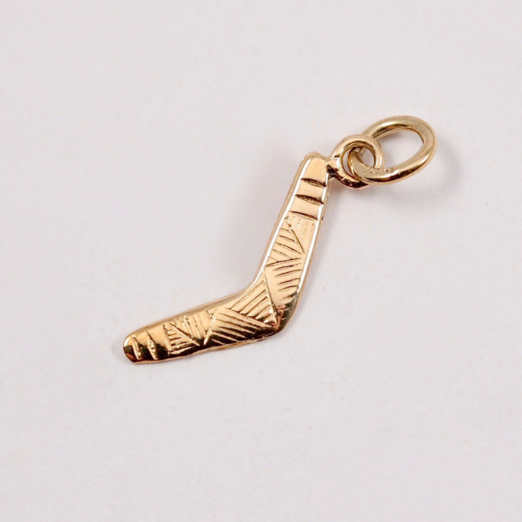9ct gold boomerang charm