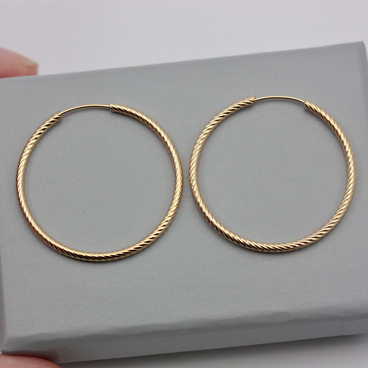 Pre-owned 9ct Gold Twist Hoop Earrings, Medium / Large 