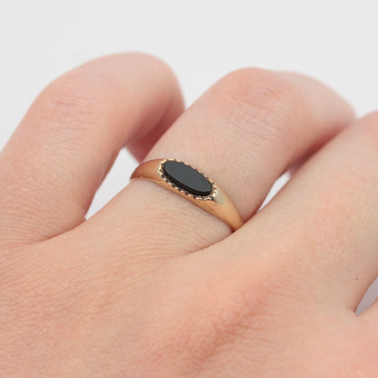 Dainty Vintage 9ct Gold Onyx Signet Ring, 1985
