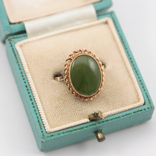 vintage 9ct gold nephrite jade ring