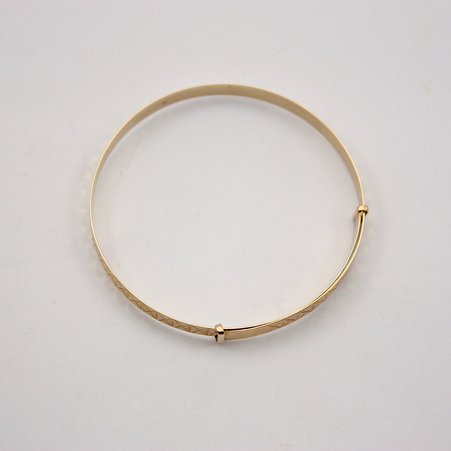 Ladies 9ct Yellow Gold Patterned Expandable Bangle 4.1g