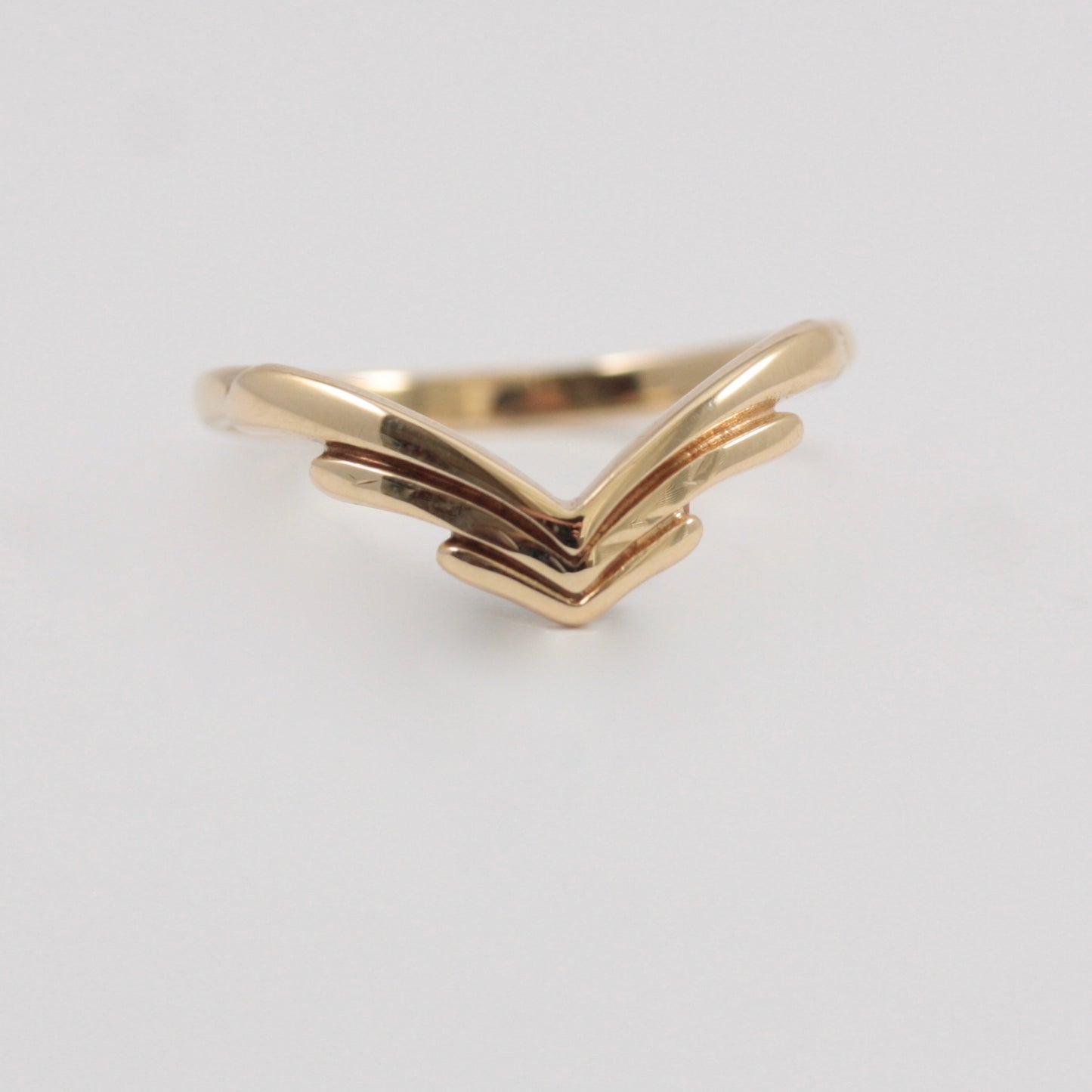 vintage 9ct gold chevron wishbone ring