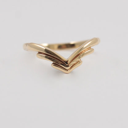 vintage 9ct gold chevron wishbone ring