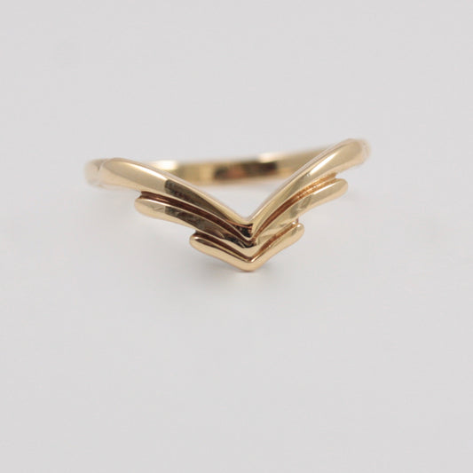 vintage 9ct gold chevron wishbone ring