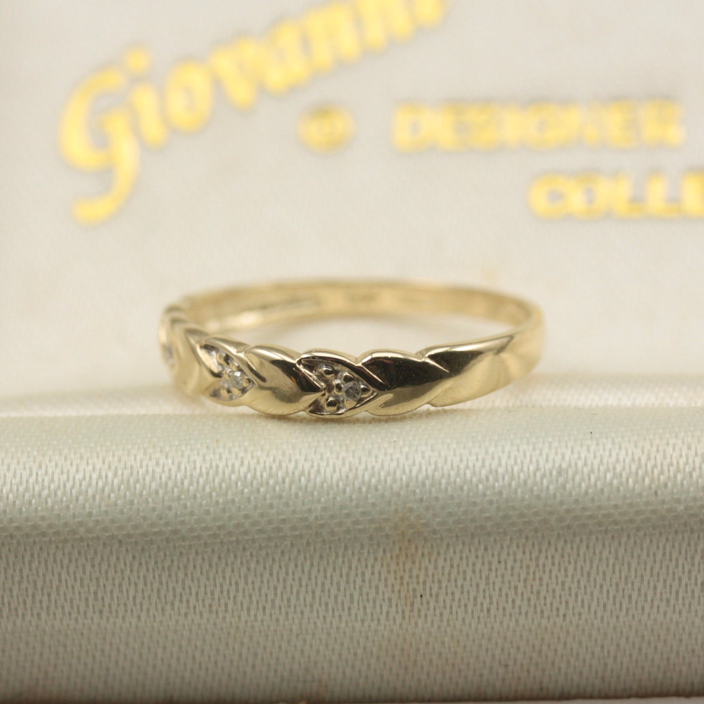 Vintage 9ct Gold Diamond Hearts Band