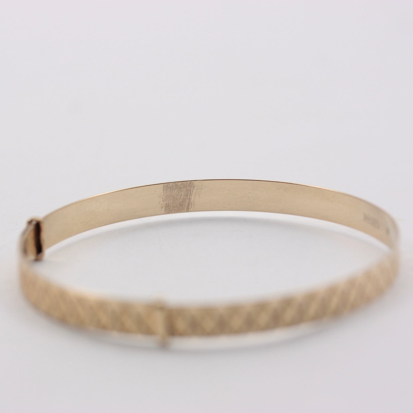 Ladies 9ct Yellow Gold Patterned Expandable Bangle 4.1g