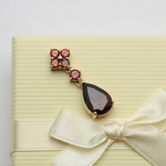 9ct yellow gold garnet teardrop pendant