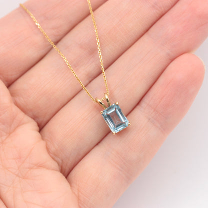 Vintage 9ct Gold and Blue Topaz Solitaire Pendant