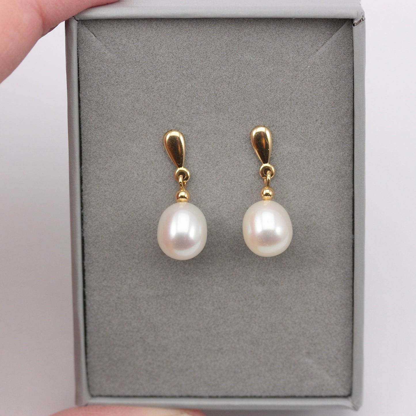 Pre-owned 18ct Gold Freshwater Pearl Dangle Earrings