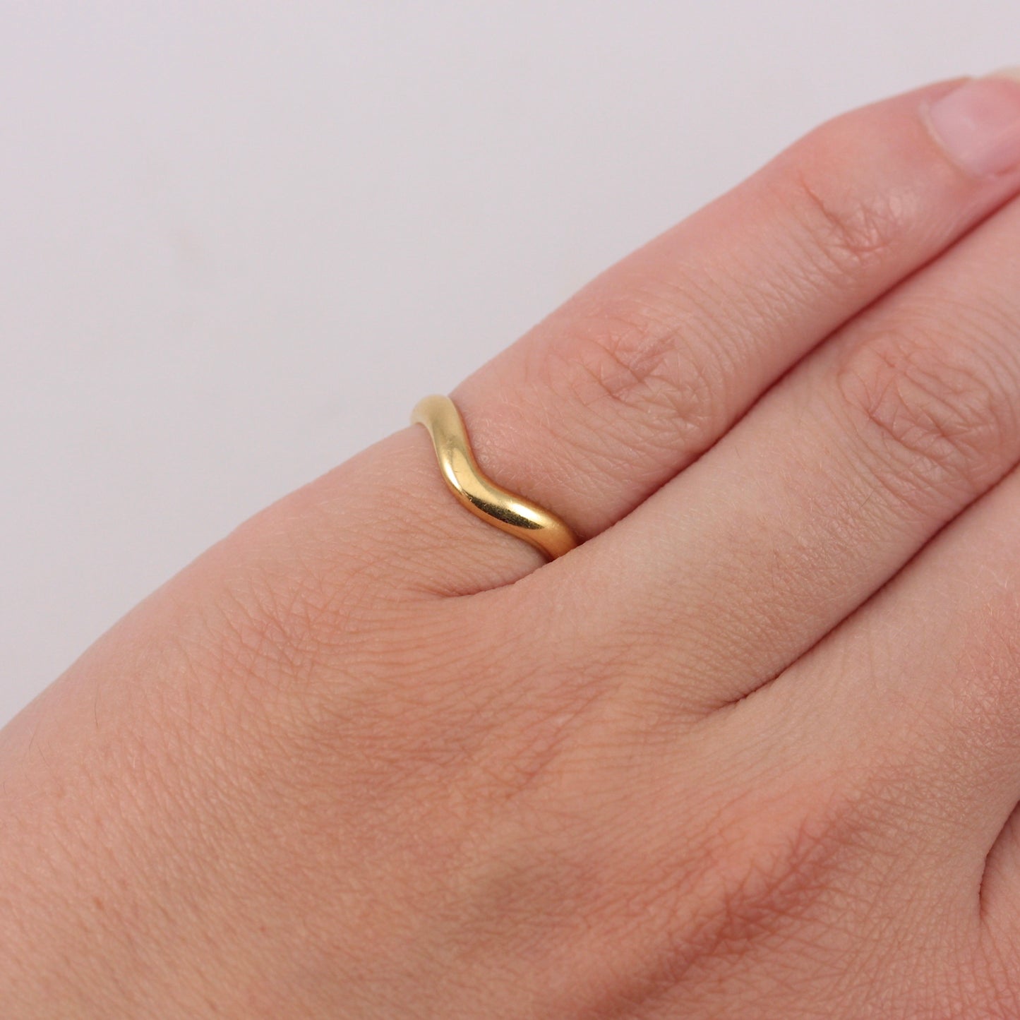 Vintage 18ct Gold Curved Wishbone Ring