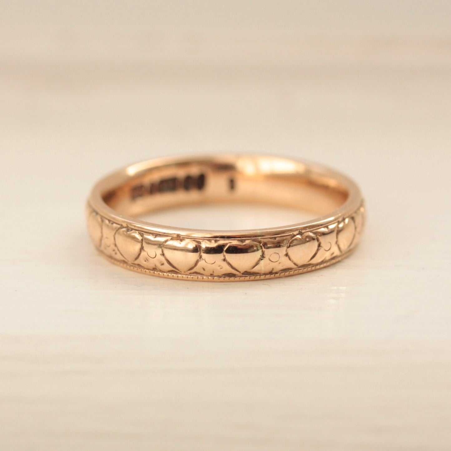 vintage 9ct gold wedding band