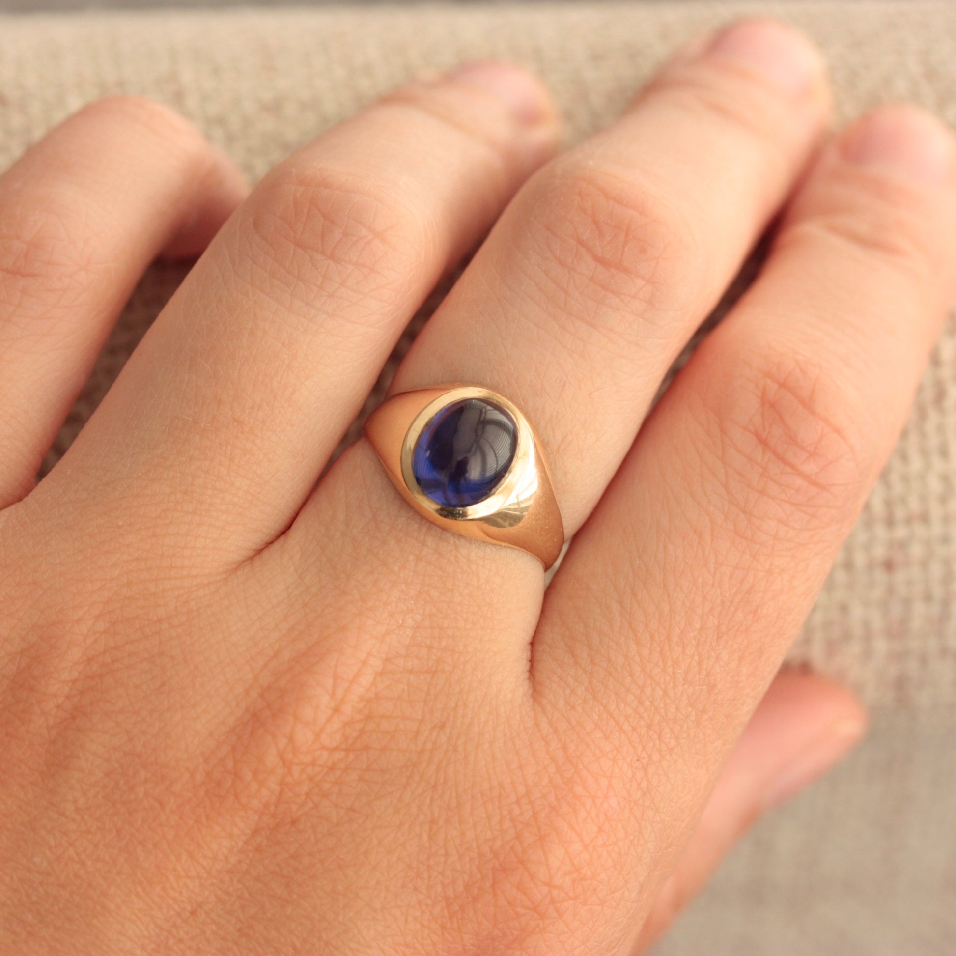 vintage 9ct gold sapphire ring