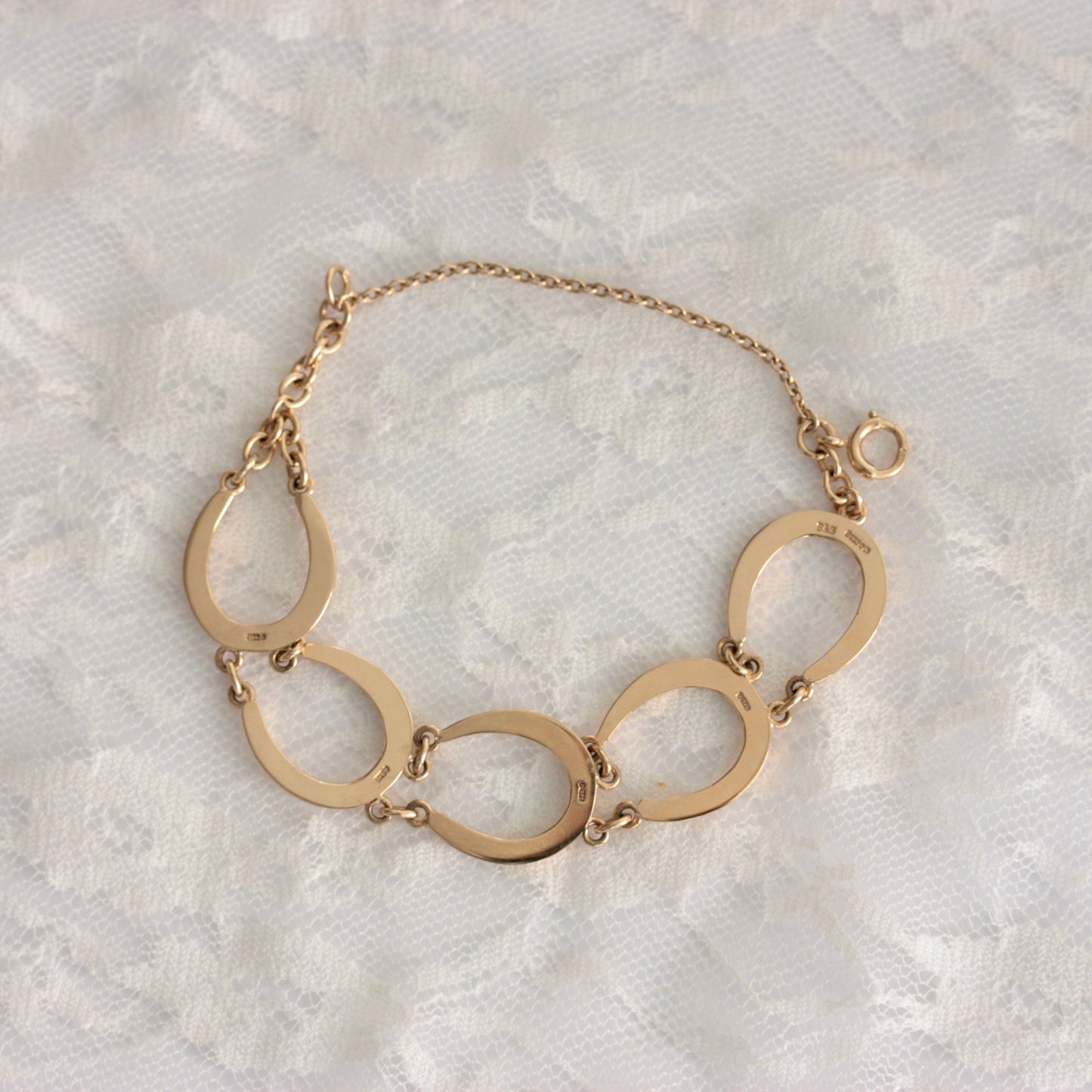 vintage 9ct gold horseshoe bracelet