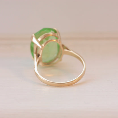 vintage 9ct gold uranium glass ring