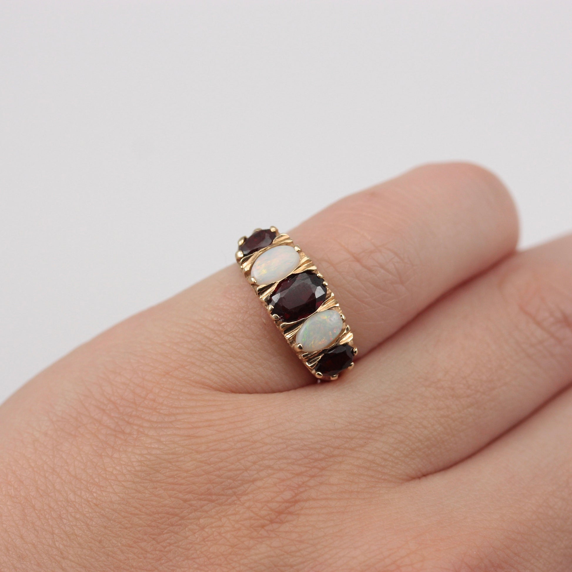 vintage 9ct gold opal garnet ring