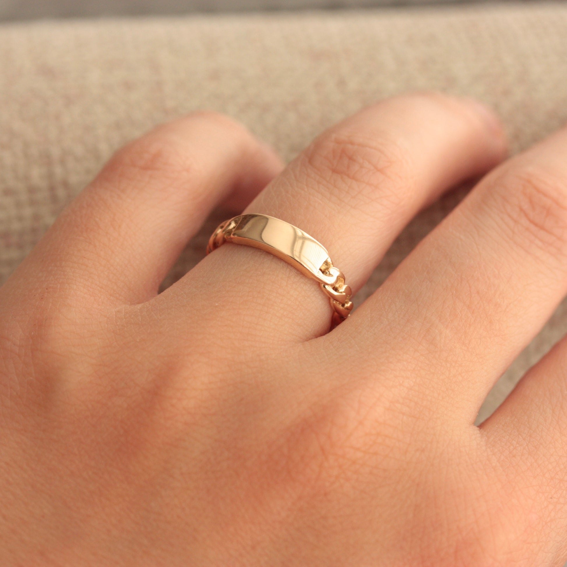 vintage 9ct gold curb chain ring