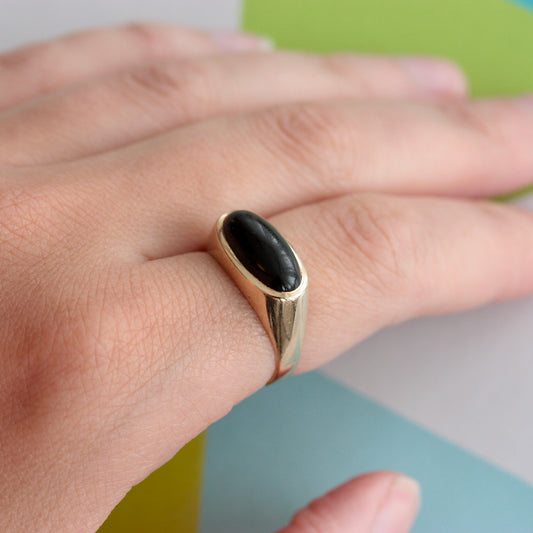 Vintage 9ct Gold Oval Onyx Ring in High Setting, 1977