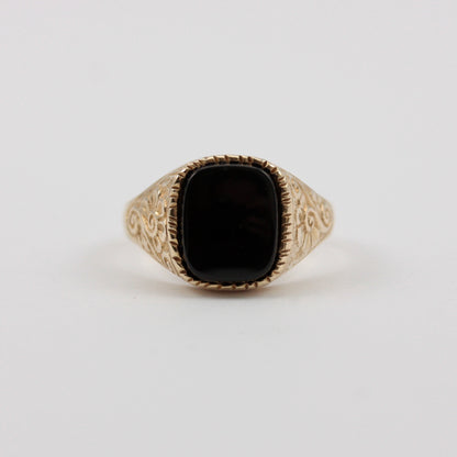 Pre-owned 9ct Gold Onyx Signet Ring with Decorative Shoulders