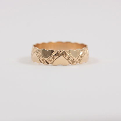 Vintage 9ct Gold Scalloped Edge Patterned Band Ring, 1987