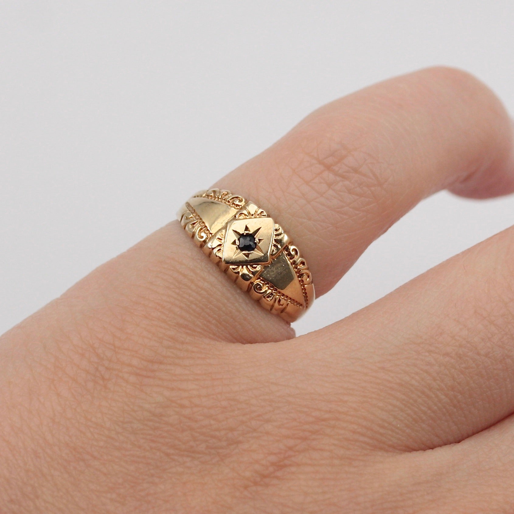 vintage antique style 9ct gold star set sapphire band ring