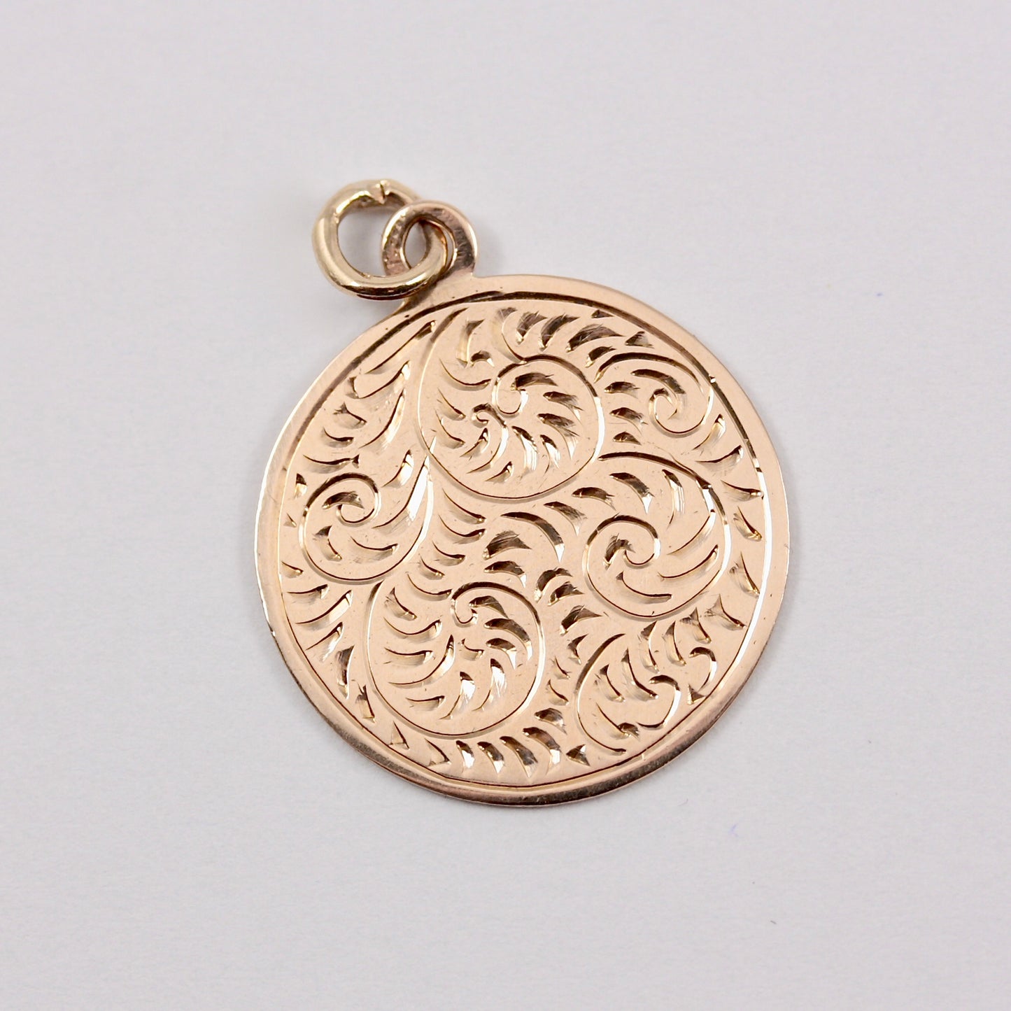 Vintage 9ct Gold Ornately Patterned Disc Pendant