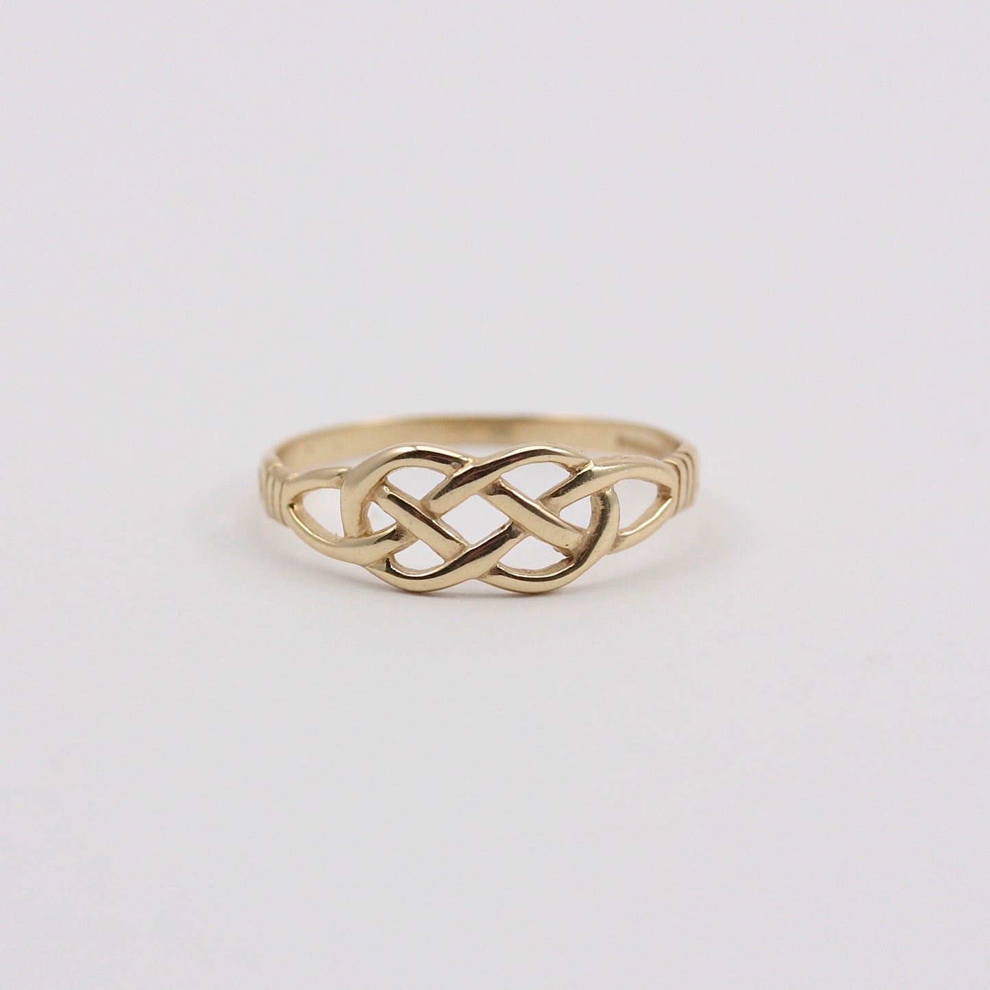 Pre-owned 9ct Yellow Gold Celtic Knot Ring