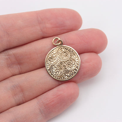 Vintage 9ct Gold Ornately Patterned Disc Pendant