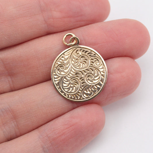 Vintage 9ct Gold Ornately Patterned Disc Pendant