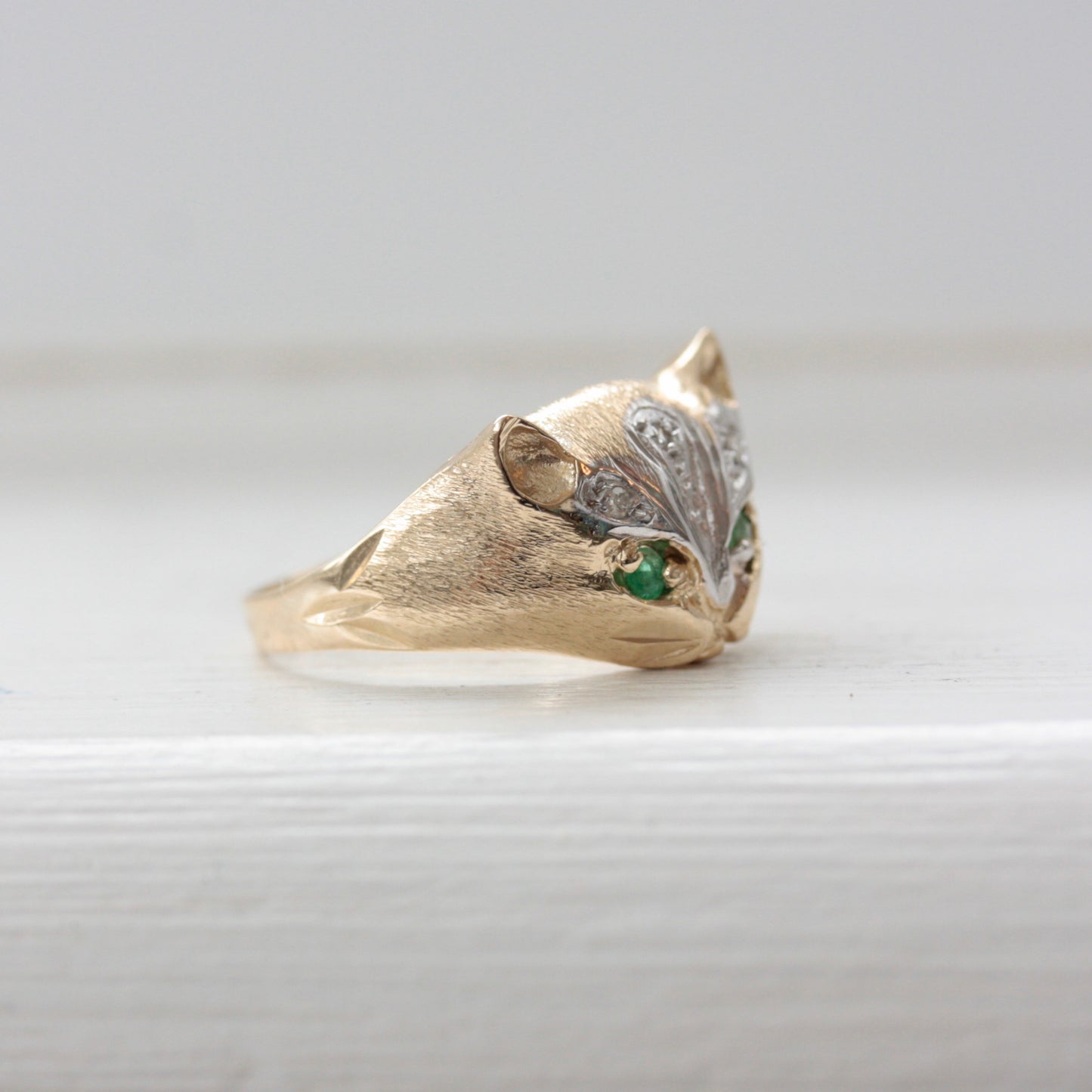 Vintage 9ct Gold Cat Ring with Diamonds and Emerald Eyes, 1989