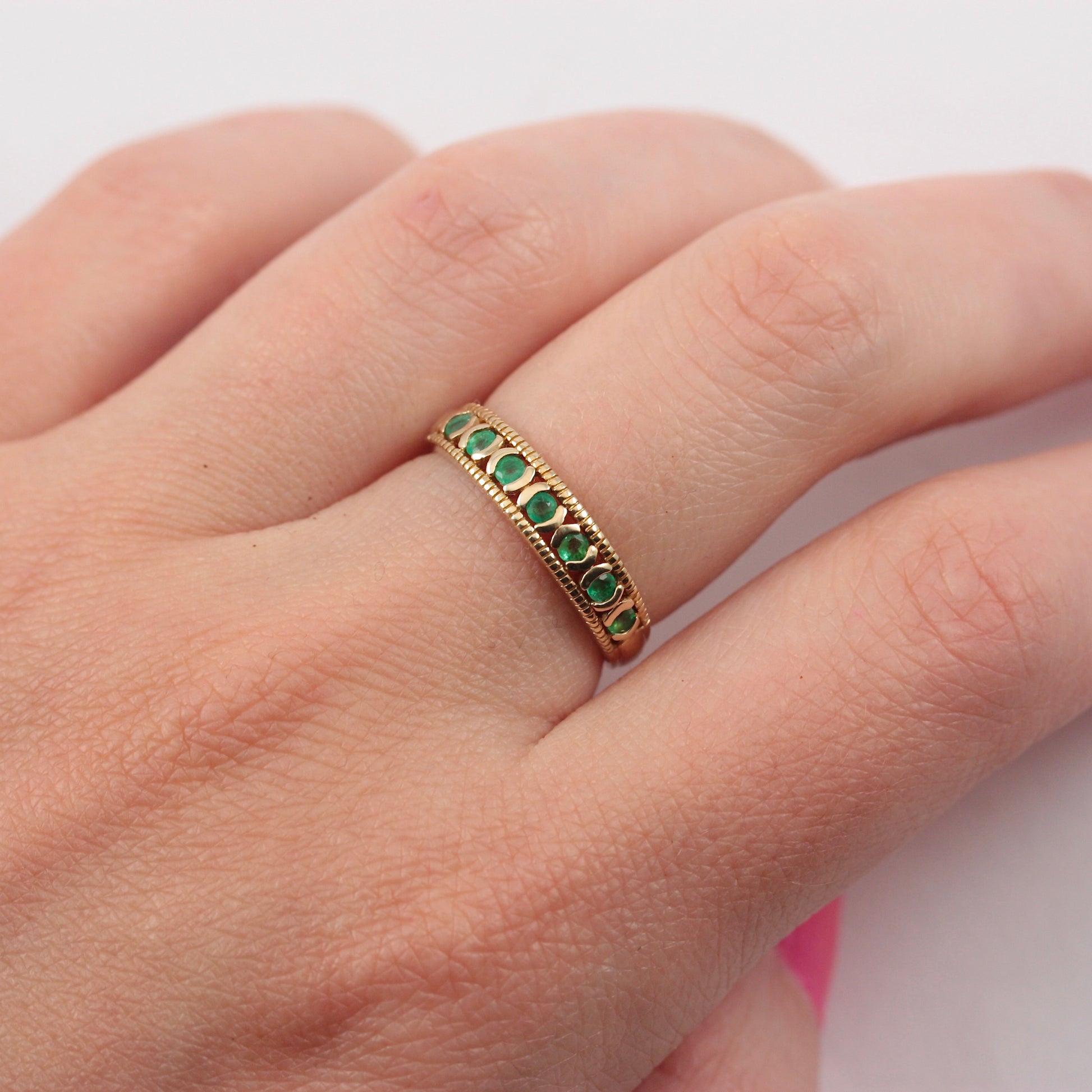 Vintage 9ct Gold Emerald 7 Stone Ring