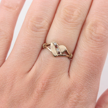 Vintage 9ct Gold Gemstone Set Heart Ring