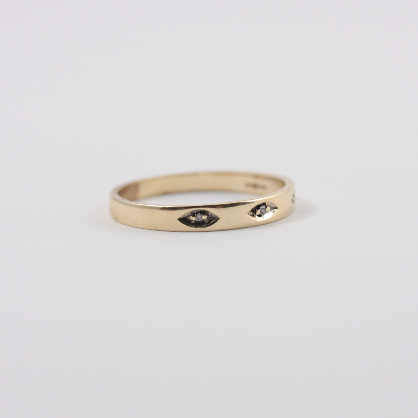 Pre-owned 9ct Gold Diamond Three Stone Band Ring