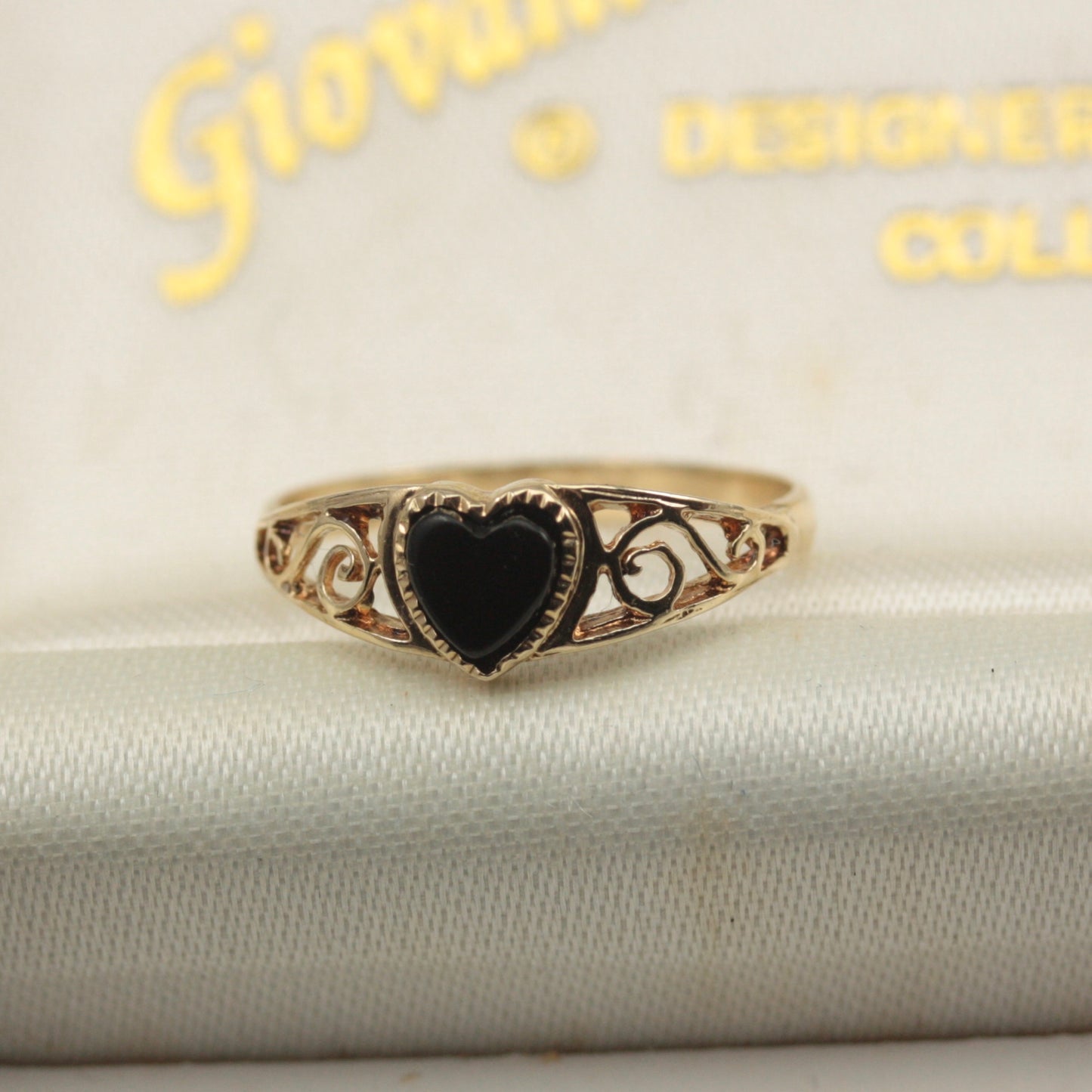 Dainty Vintage 9ct Gold and Onyx Heart Ring, 1986