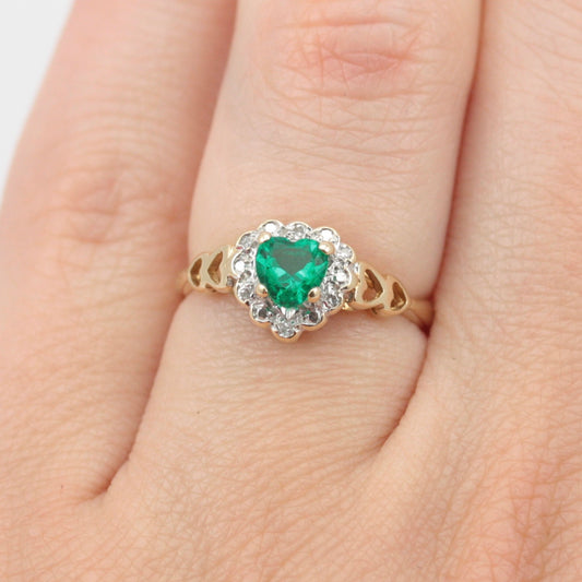 Vintage 9ct Gold Synthetic Emerald & Diamond Heart Cluster Ring