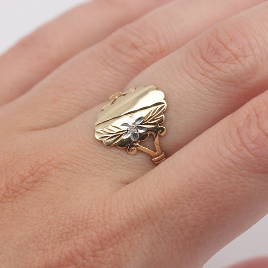 Vintage 9ct Gold Scalloped Oval Plaque Ring, 1991